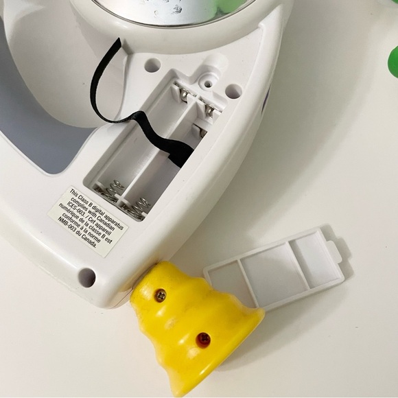 Bop It XT 2010 Handheld Electronic Talking Game - Picture 13 of 15